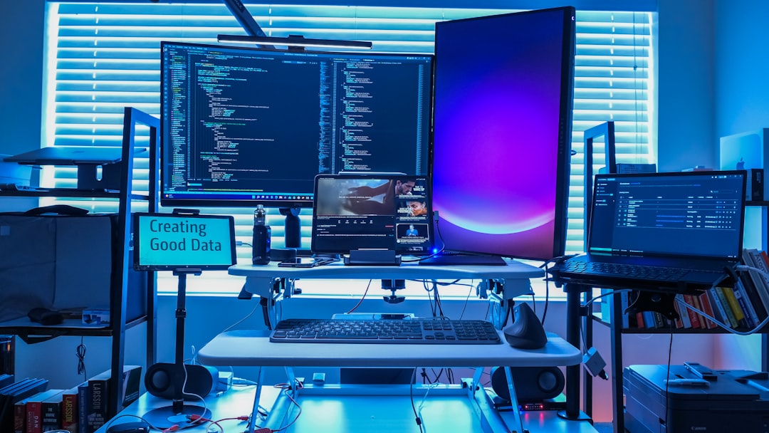 La adopción masiva de la nube híbrida y multicloud está redefiniendo la infraestructura tecnológica en Latinoamérica, permitiendo a empresas optimizar costos, mejorar la resiliencia y aceler...